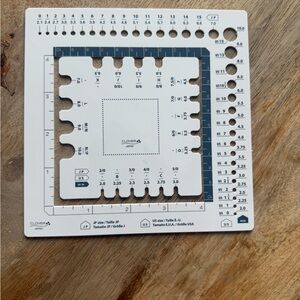 Clover Knitting Needle Gauge and Swatch Ruler